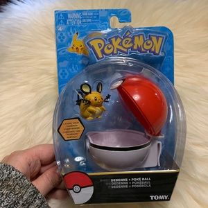 Pokémon clip n carry NEW